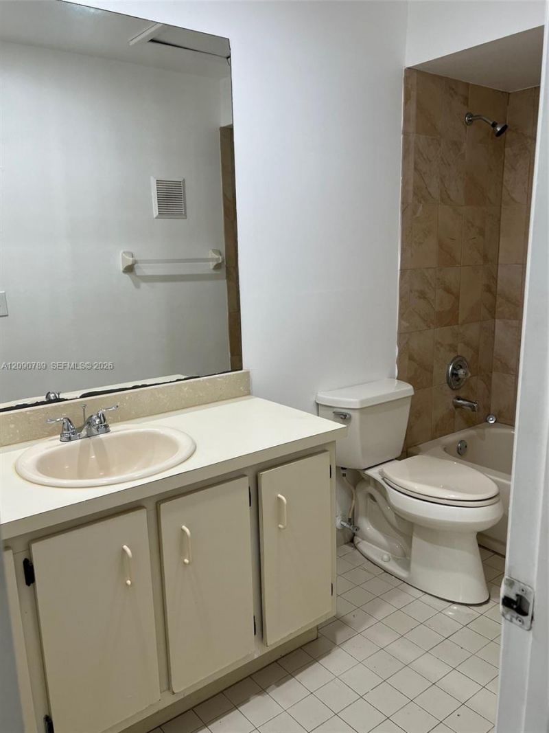 20680 NE 4th Ct, Unit 206, Miami, FL 33179 Photo