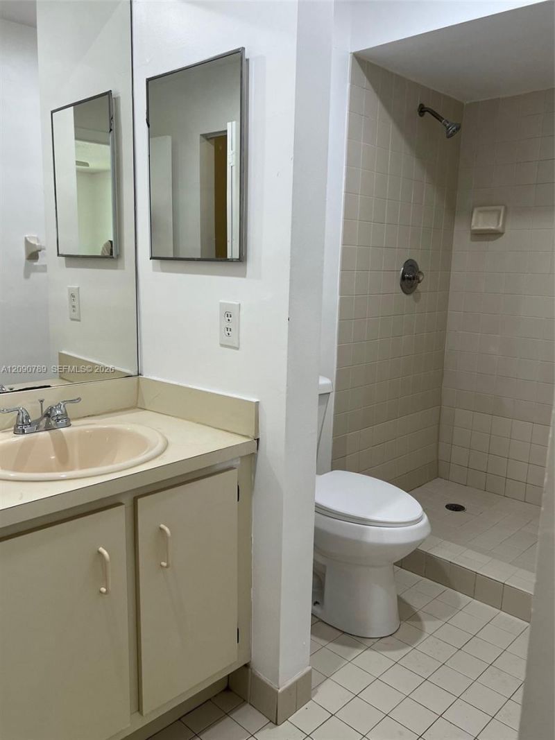 20680 NE 4th Ct, Unit 206, Miami, FL 33179 Photo