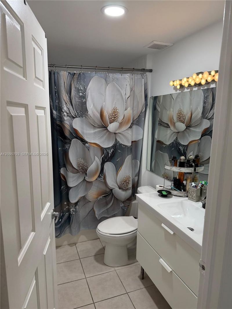 8020 N Nob Hill Rd, Unit 204, Tamarac, FL 33321 Photo