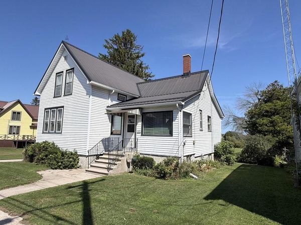 1437 Hawthorne AVENUE, Two Rivers, WI 54241