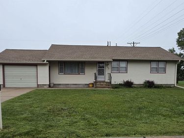 2225 N Nebraska Avenue, York, NE 68467