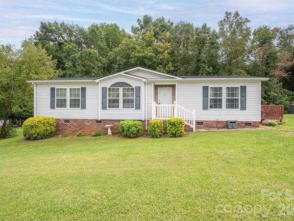 2224 Sterling Ridge Drive , Newton, NC 28658