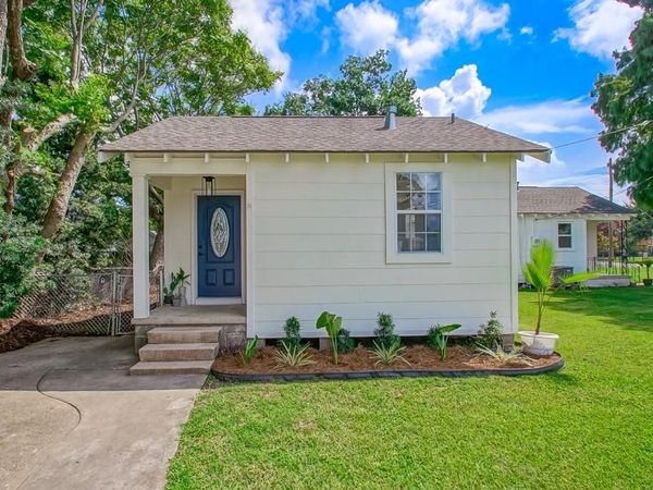 121 HAMILTON Street , Gretna, LA 70053