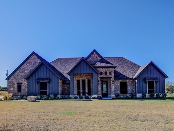 465 Hlavek Road , Decatur, TX 76234