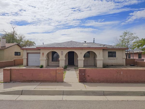 2109 Stanford Drive SE, Albuquerque, NM 87106
