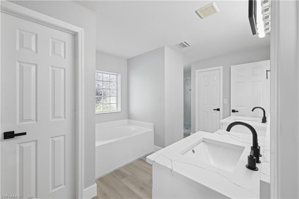 930 NW Juanita Pl, Cape Coral, FL 33993 Photo