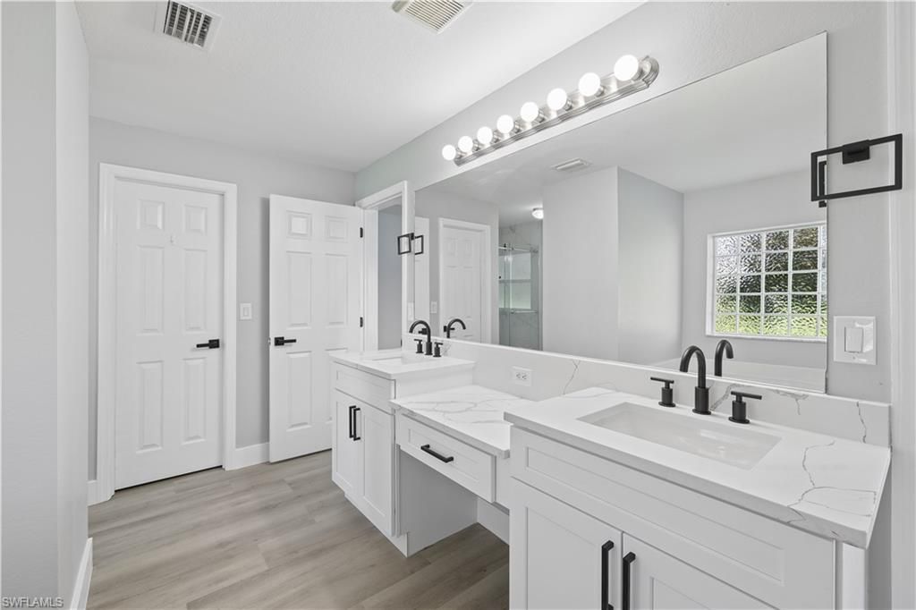 930 NW Juanita Pl, Cape Coral, FL 33993 Photo