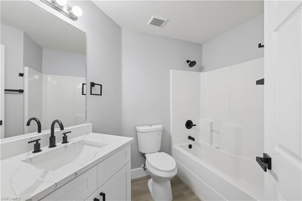 930 NW Juanita Pl, Cape Coral, FL 33993 Photo