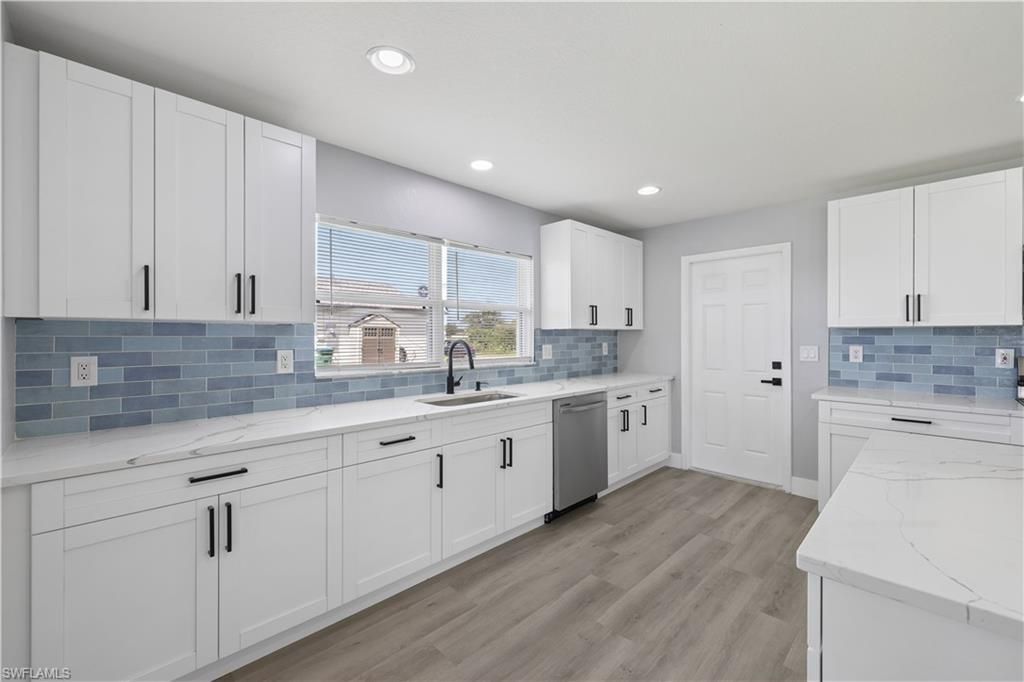 930 NW Juanita Pl, Cape Coral, FL 33993 Photo