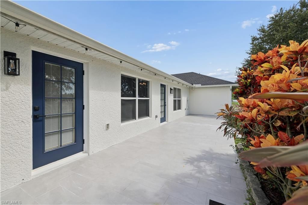 930 NW Juanita Pl, Cape Coral, FL 33993 Photo