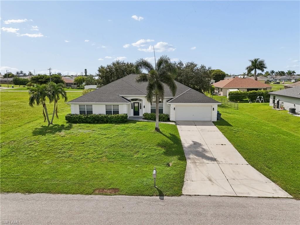 930 NW Juanita Pl, Cape Coral, FL 33993 Photo