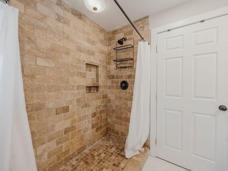 144 Cedar Alley, Columbus, OH 43215 Photo 22