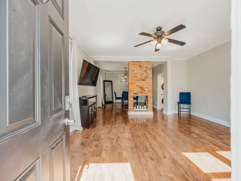 144 Cedar Alley, Columbus, OH 43215 Photo 4
