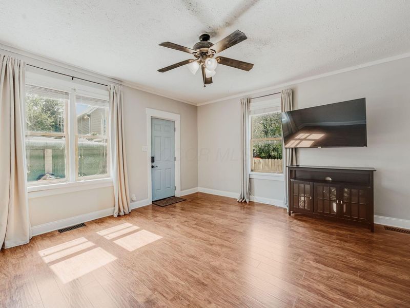 144 Cedar Alley, Columbus, OH 43215 Photo 6