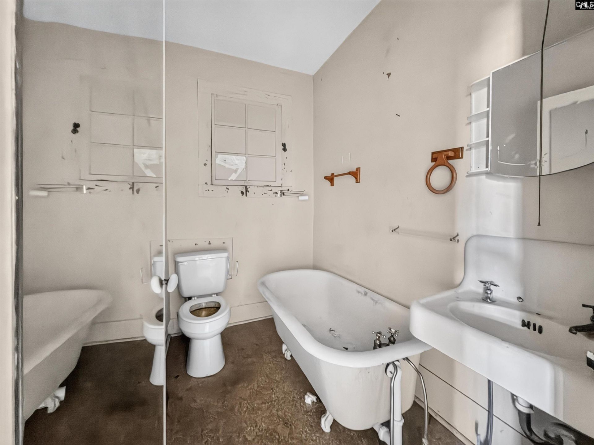 702 Lafayette Avenue  Photo 37