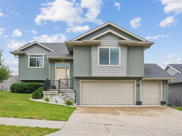 4187 Olivia Ct, Iowa City, IA 52245