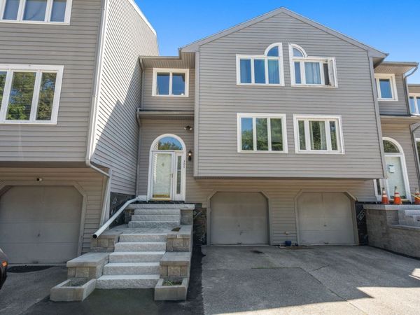 304 Erin Rd, Unit 304, Stoughton, MA 02072