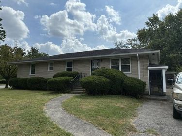132 Greenbriar Road, Lexington, KY 40503