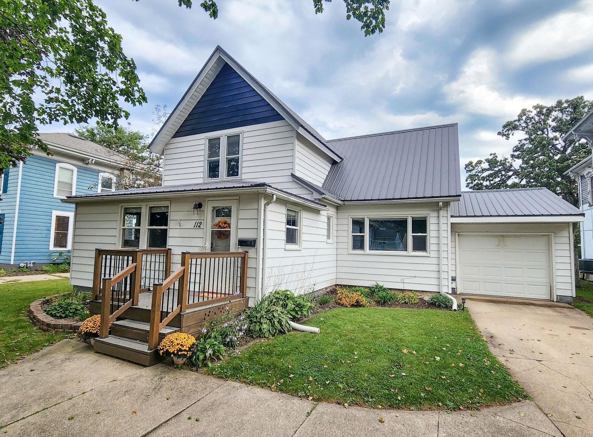 112 E Union Street, Manchester, IA 52057 Main Photo