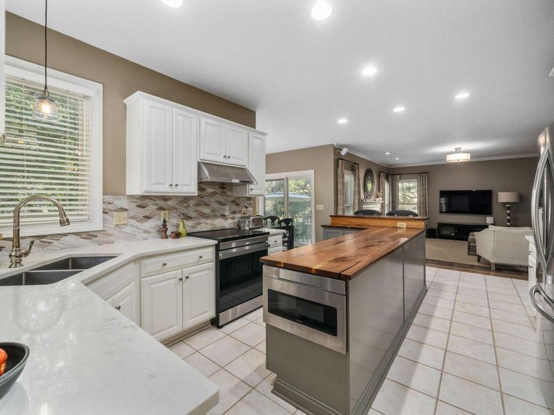 403 Ashmoore Circle E, Powell, OH 43065 Photo 14