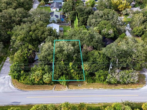 4740 1st Street SW, Vero Beach, FL 32968
