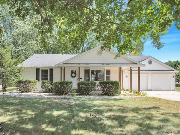 830 W River Street , Bourbonnais, IL 60914