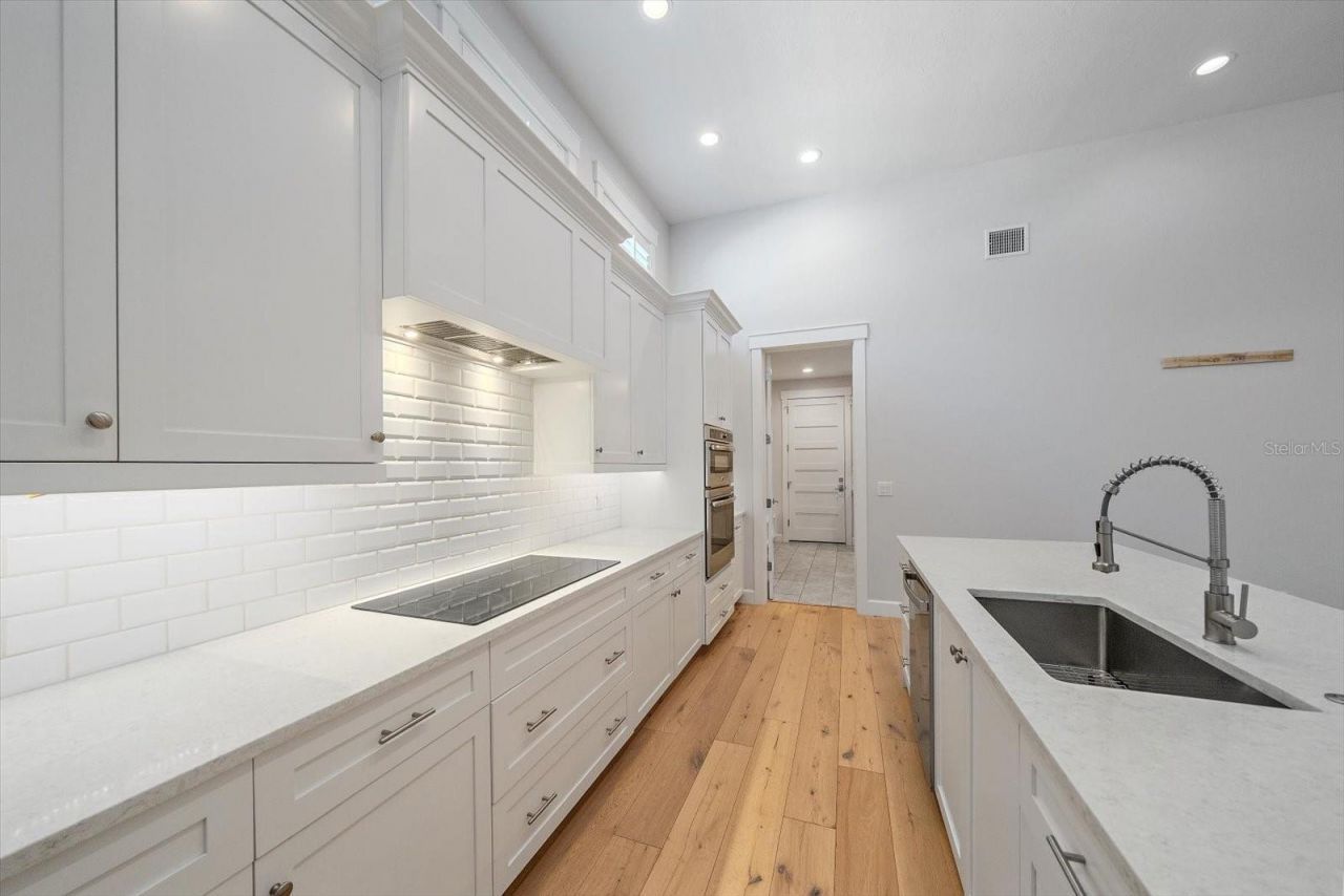 2436 Arlington Street, Sarasota, FL 34239 Photo