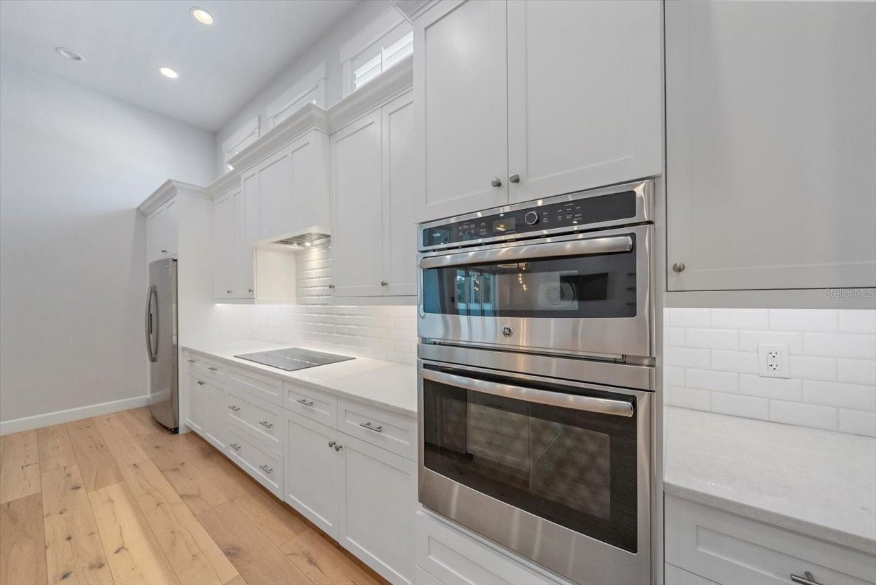 2436 Arlington Street, Sarasota, FL 34239 Photo