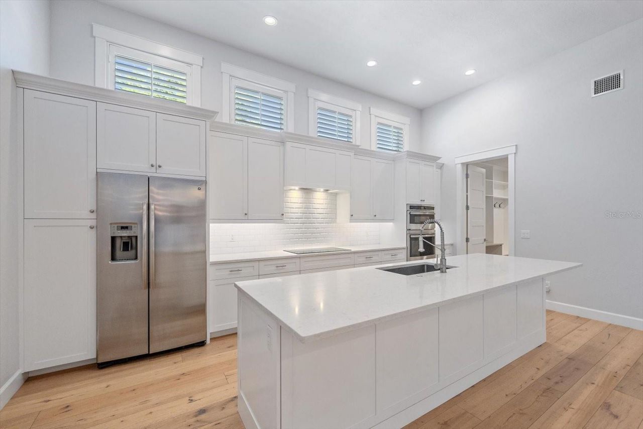 2436 Arlington Street, Sarasota, FL 34239 Photo