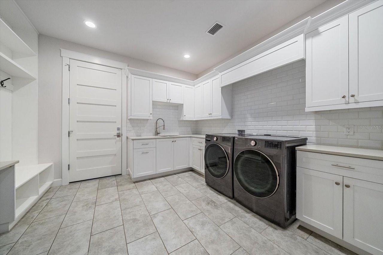 2436 Arlington Street, Sarasota, FL 34239 Photo