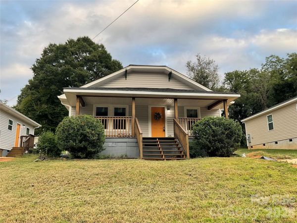 1107 8th Street, Statesville, NC 28677