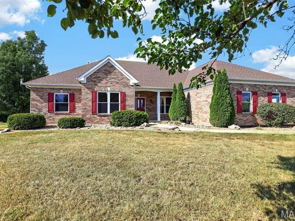 151 Southfield Drive, Moscow Mills, MO 63362