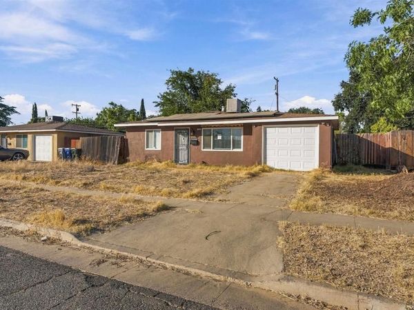 1223 W Santa Fe Ave, Merced, CA 95340