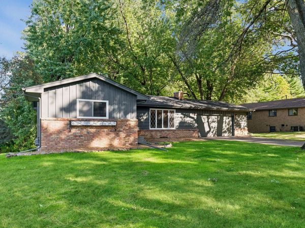 15001 Oakland Avenue S, Burnsville, MN 55306