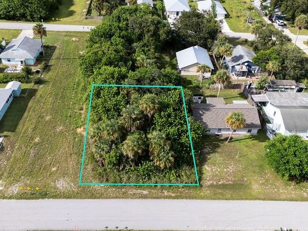 1330 3rd Avenue , Vero Beach, FL 32960
