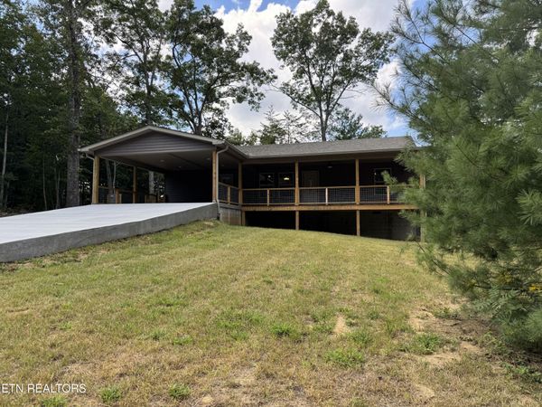 807 Dulog Tr, Jamestown, TN 38556