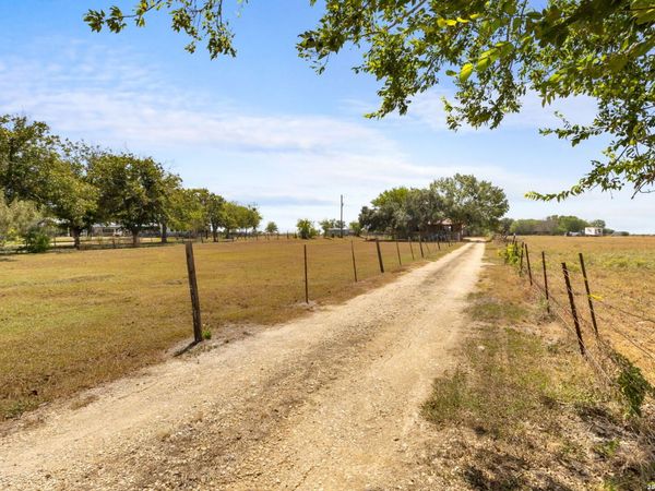 411 Willmann Rd, Seguin, TX 78155