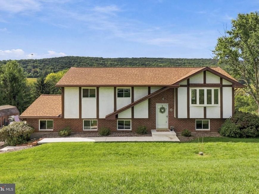 11 Birdsfoot Drive, Robesonia, PA 19551 Main Photo