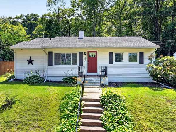 134 Washington St, Melrose, MA 02176