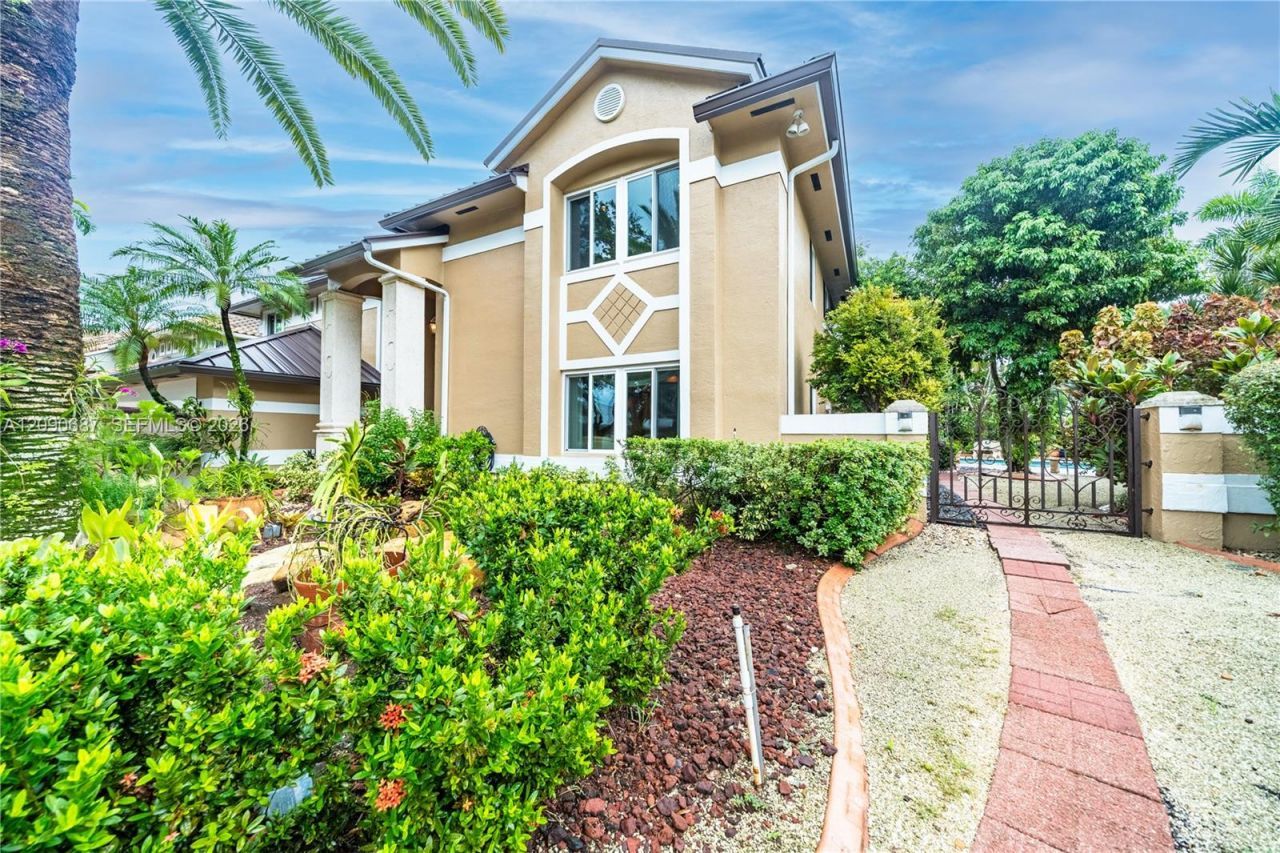 15935 NW 82nd Ct , Miami Lakes, FL 33016 Photo