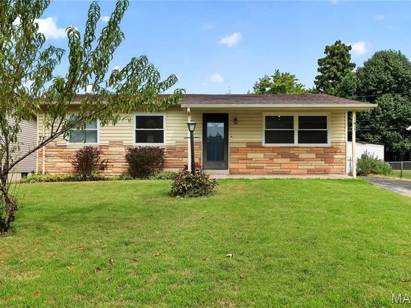 11917 Glenridge Drive, Maryland Heights, MO 63043