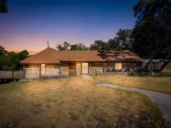 6940 Hatch Road , Fort Worth, TX 76135