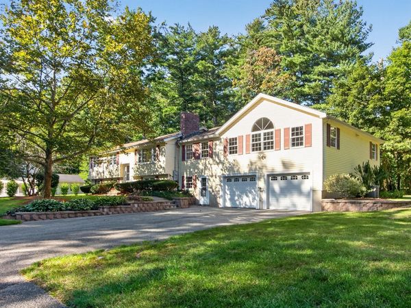 41 Buckingham Drive, Billerica, MA 01821