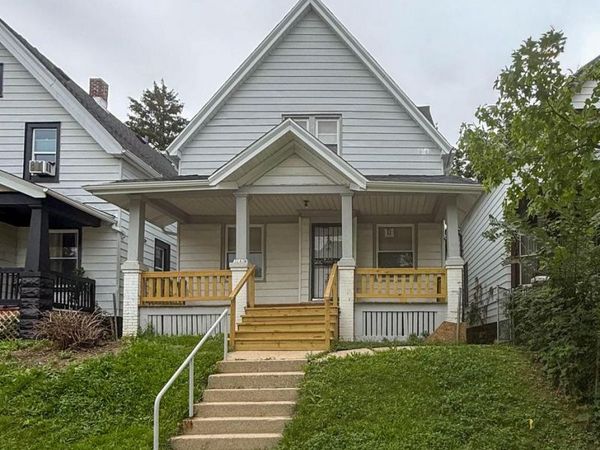 3142 N 15th STREET, Milwaukee, WI 53206