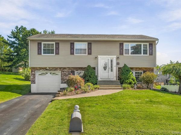 6 Liberty Court, Washingtonville, NY 10992