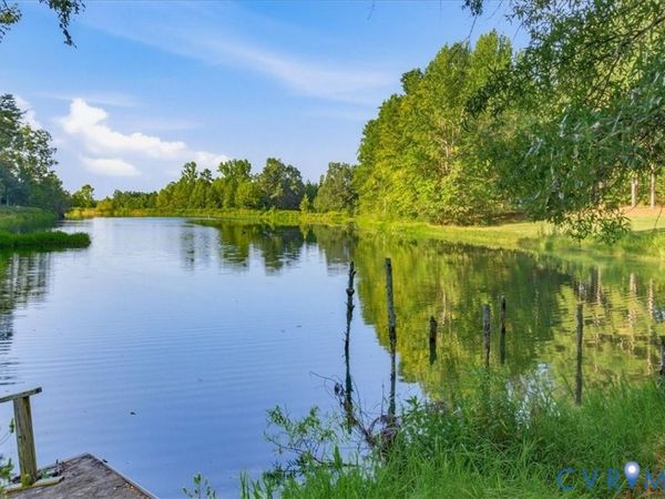 4015 Harpers Road , Mc Kenney, VA 23872