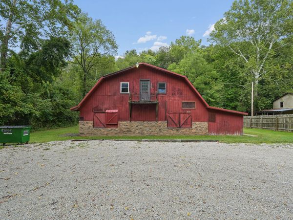 13572 Old McArthur Road, Logan, OH 43138
