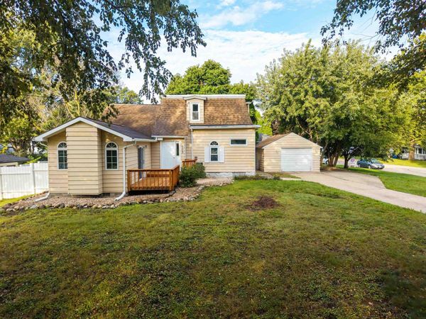 603 Division Street, Cedar Falls, IA 50613