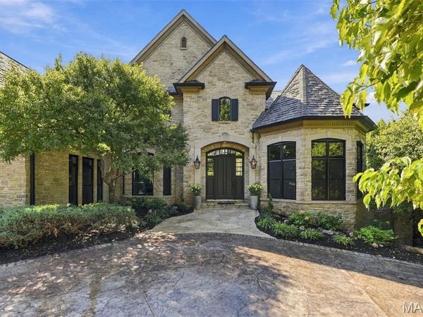 26 Allegro Lake Estates Drive, Creve Coeur, MO 63141