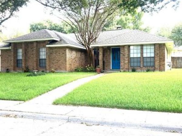 509 WISTERGLEN Drive, DeSoto, TX 75115